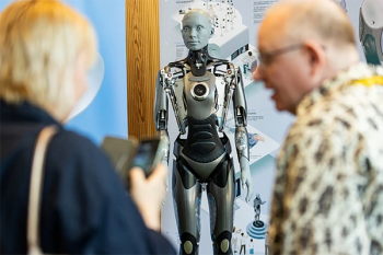 Samsung tăng cường đầu tư vào robot hình người