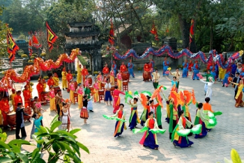 Xây dựng và phát triển văn hóa, con người Việt Nam đáp ứng yêu cầu phát triển bền vững đất nước