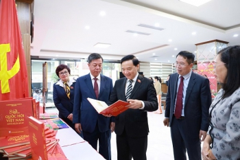 Ra mắt cuốn sách '80 năm Quốc hội Việt Nam - Những dấu ấn lịch sử'