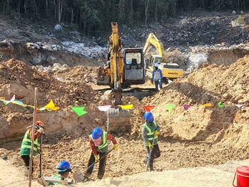 Đẩy nhanh tiến độ thi công các công trình điện phục vụ APEC 2027 tại Phú Quốc