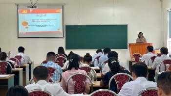 Đề xuất quy định chuẩn nghề nghiệp, xếp lương giảng viên trường chính trị, đào tạo, bồi dưỡng