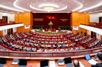 Thông cáo báo chí về ngày làm việc thứ nhất Hội nghị lần thứ tư Ban Chấp hành Trung ương Đảng khoá XIV