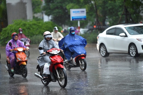 Mưa dông kéo dài nhiều ngày tại Bắc Bộ và Bắc Trung Bộ