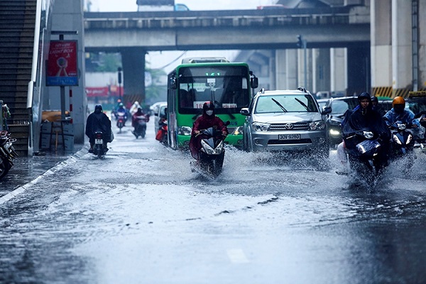 Thời tiết ngày 30/8: Mưa lớn diện rộng ở Bắc Bộ và miền Trung, biển động mạnh