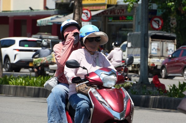 Bắc Bộ hết nắng nóng, miền Trung có nơi trên 35 độ