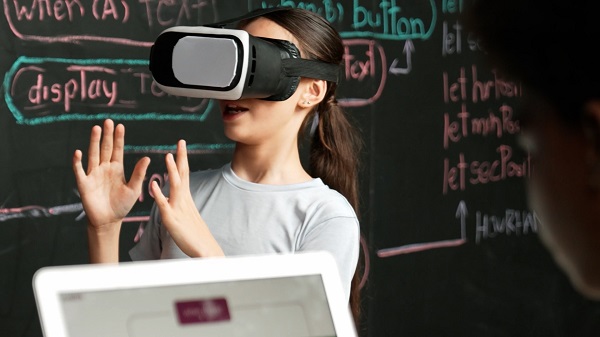 Đưa AI vào trường học: Không để công nghệ làm thay việc học